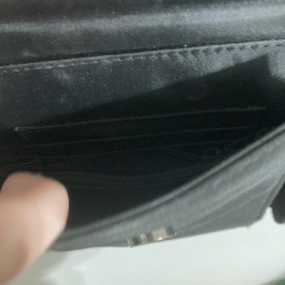 Chenson Black Shoulder Bag - Picture 3 of 4